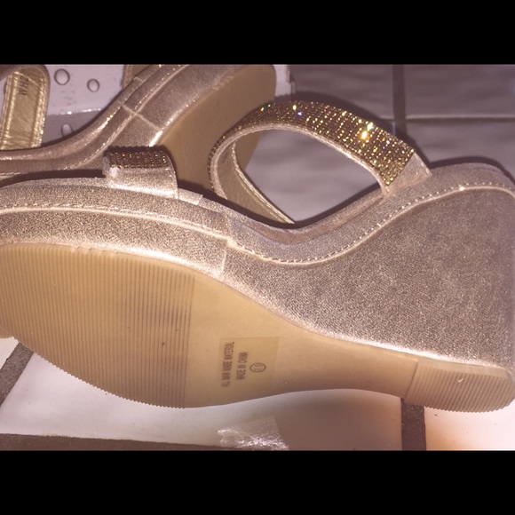 Champagne colored shoes! New! Final Price‼️ - Picture 4 of 8